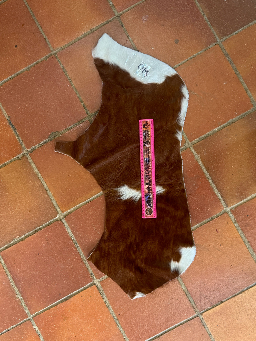 Genuine hide offcuts HO_28