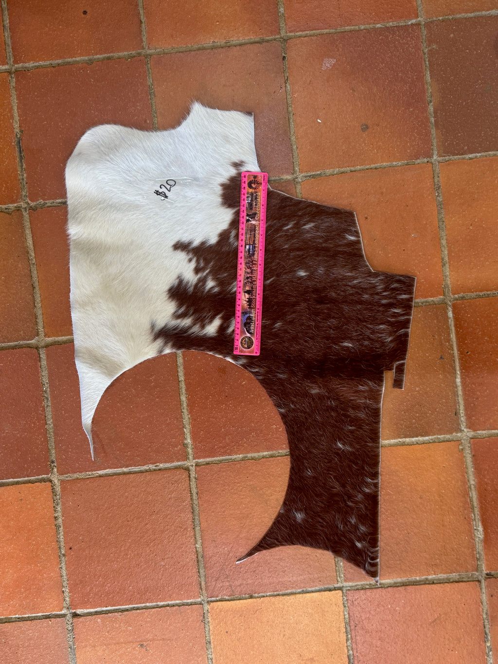 Genuine hide offcuts HO_32