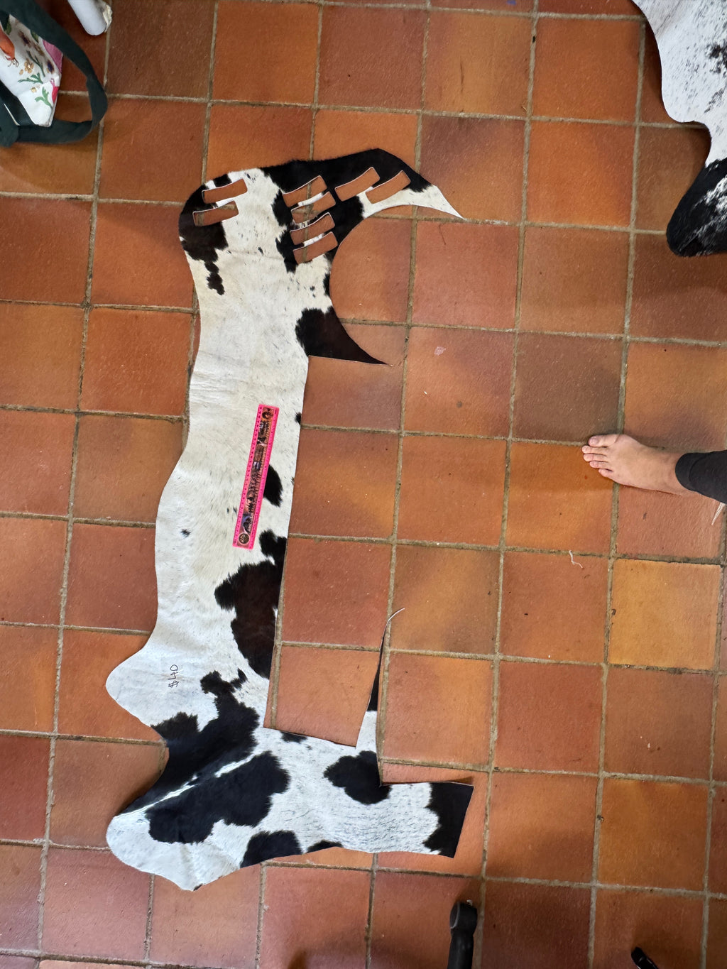 Genuine hide offcuts HO_43