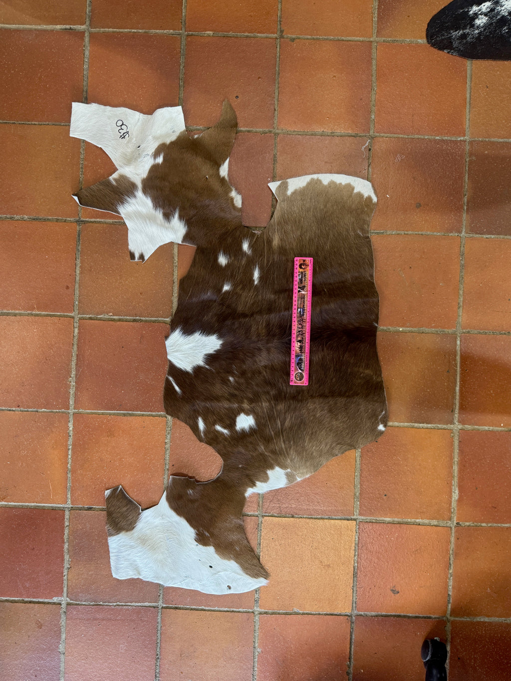 Genuine hide offcuts HO_45