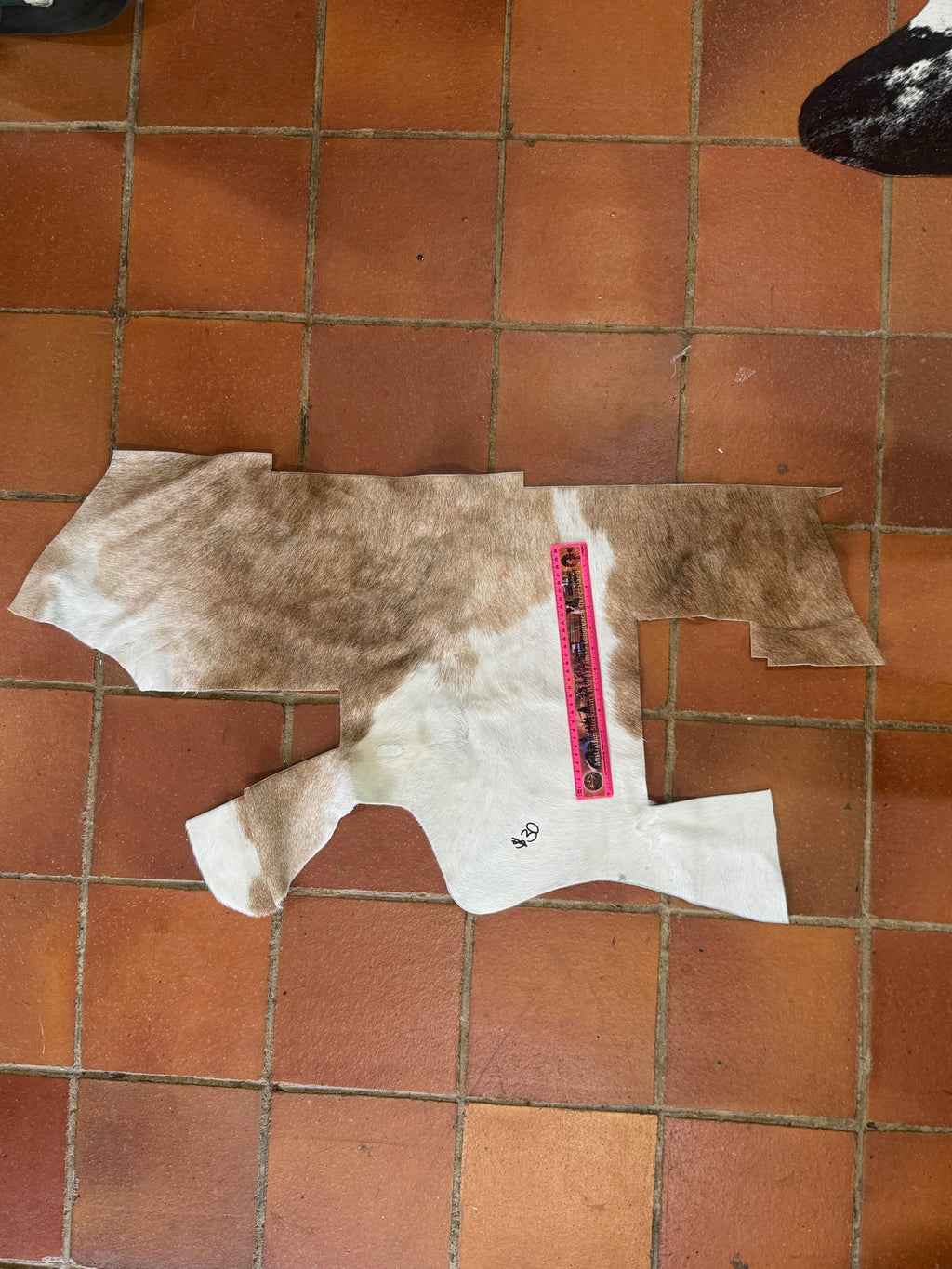 Genuine hide offcuts HO_47