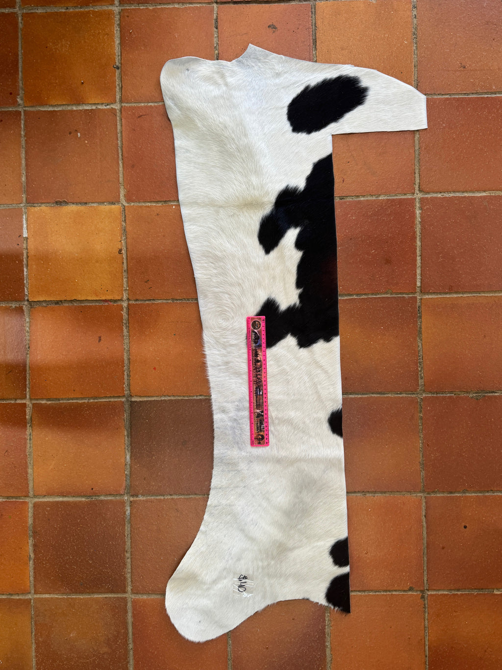 Genuine hide offcuts HO_68